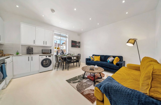 Wembley stadium 2025 Award Winning - 2 Bedroom Luxury Apartment Sleeps 6