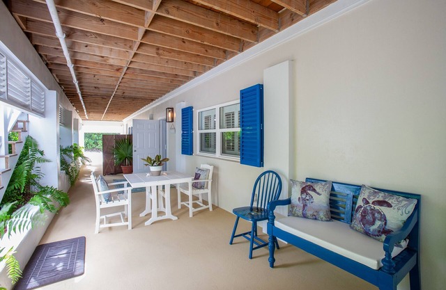 Wesbrook Studio - New, Cozy Retreat with Dock Slip in Marnie’s Landing