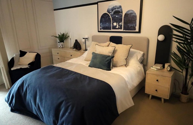 Wesley House - Fantastic Location with Free Parking