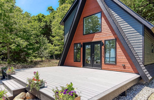 * NAGELNEU * Traverse City Cabin