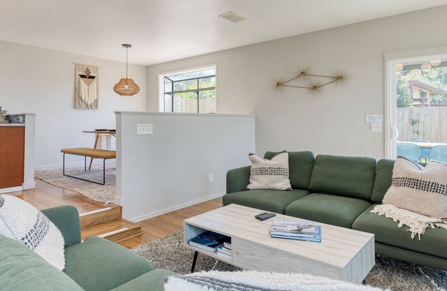 314 -3 bed, 3 bath dog friendly Beach house