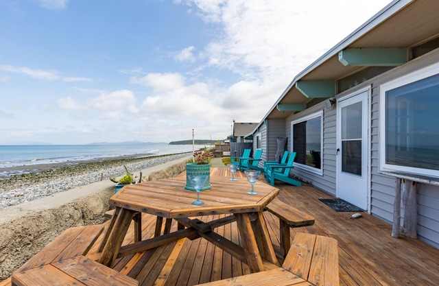 West Beach Wonderland by AvantStay | Waterfront
