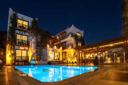 west coast boutique hotel