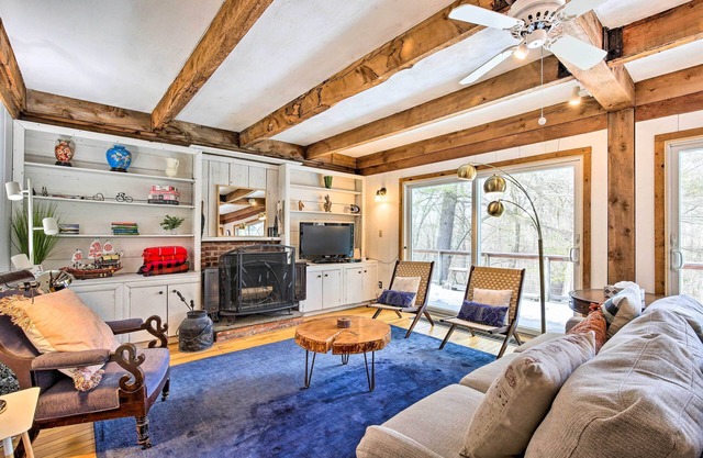 West Cornwall Cabin ~ 4 Mi to Covered Bridge!