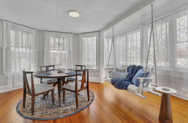 West Hartford Center: Charming New England Apt