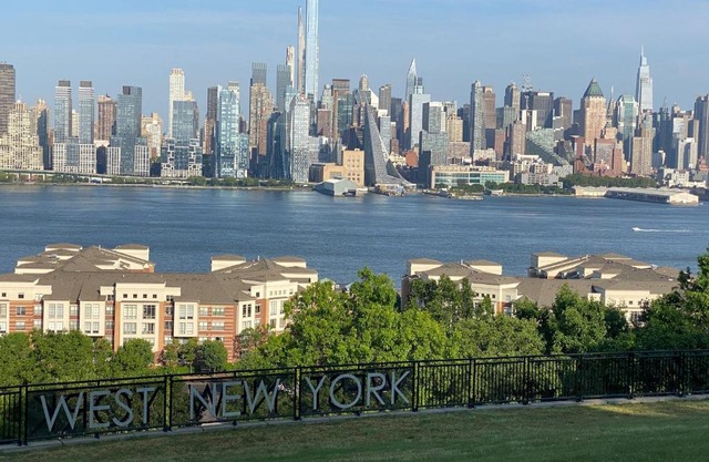 West New York Retreat - 2BR NYC Access