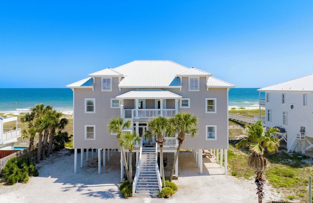 West of Eden East - 6 Bedroom Luxury Beachfront home with Heated Pool, sleeps 18