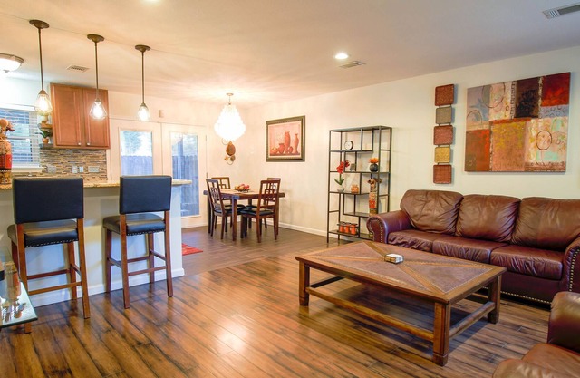 West Pensacola Townhouse 3-Bd 2.5 Ba