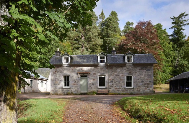 West Stables Cottage - Glenferness Estate