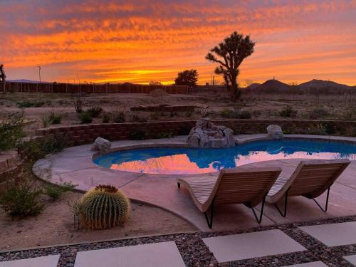 West & Wild Yucca Hip Modern Pool Sleeps 10