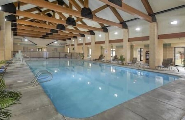 WEST YELLOWSTONE WORLDMARK-2BEDROOM SUITE-BALCONY!