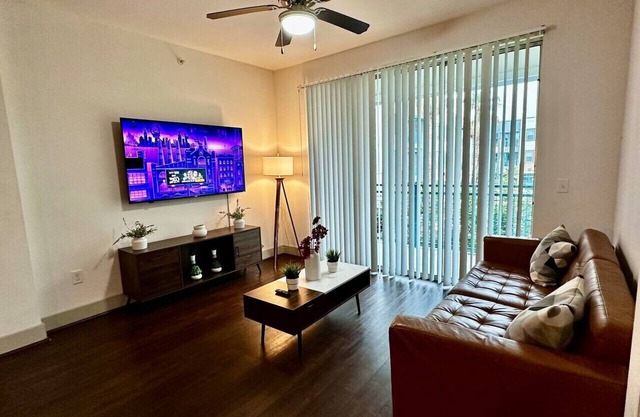 Westchase Cheerful Modern 2 king Long term