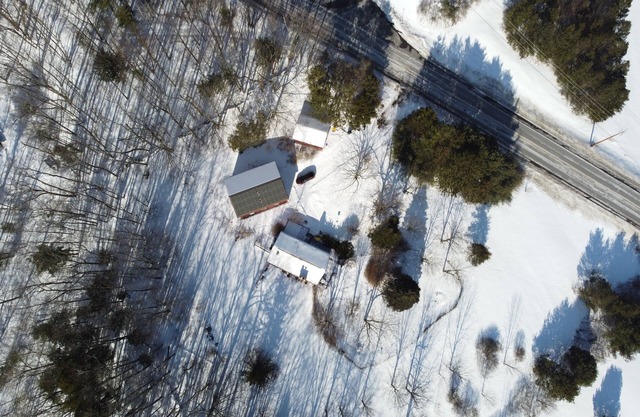 Westerlo Dog Friendly Home in the country. Fenced yard.