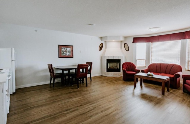 Western Budget Plus Mosaic Suites