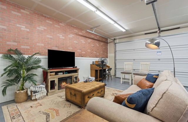 Western Explorer Two Homes Sleeps 20!