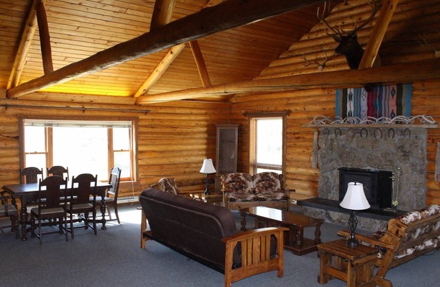 Western Lodge im Wapiti Valley in der Nähe von Yellowstone