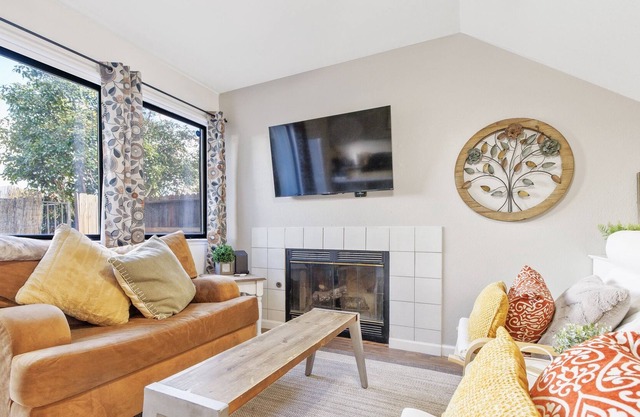 Westgate Poolside Villa-Near Highway 198