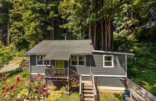 Westhaven Woods~Low rate special! Near beach & Redwoods!