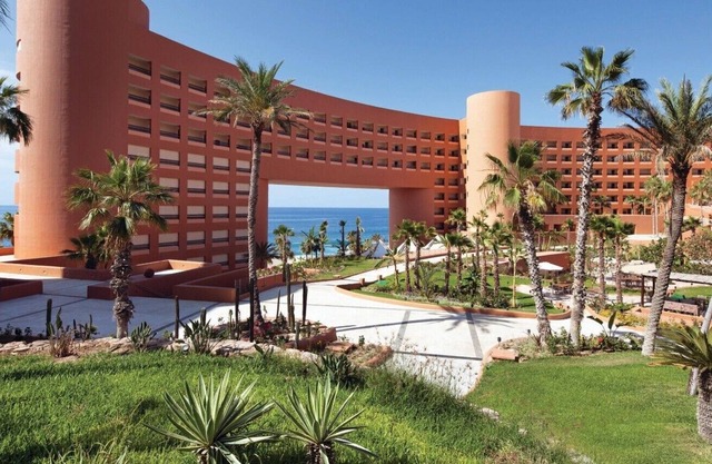 WESTIN LOS CABOS RESORT VILLAS AND SPA 3-BEDROOM VILLA SLEEPS UP TO 10 ADULTS