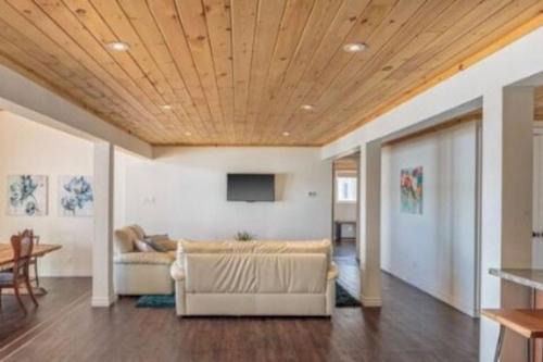 Westlake Consecon Cottage