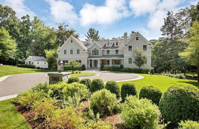 Westport Summer retreat w/ 40 Ft saltwater pool, 6 bedrooms + guest cottage