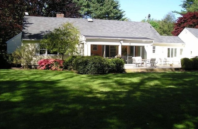 Westport: Spaziergang in die Stadt (wirklich) privater Hof, eine Etage, Herbst 2020 Reno KHS BMS
