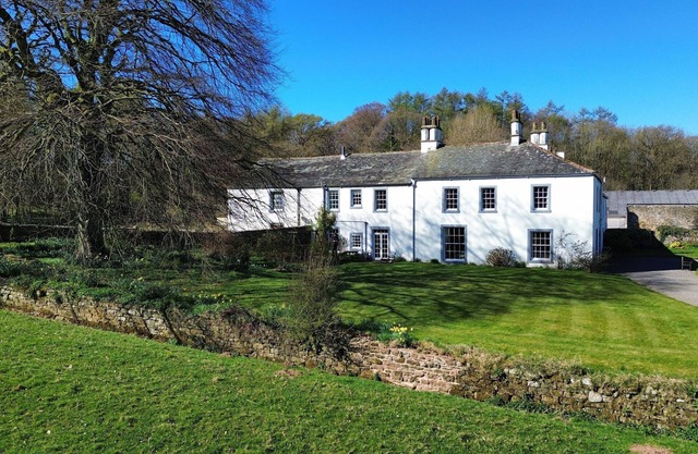 WESTWARD PARK, pet friendly, character holiday cottage in Wigton