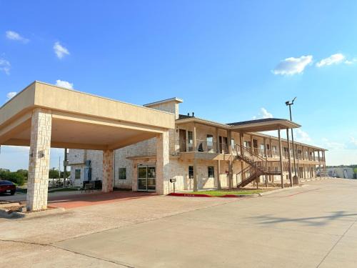 Westwood Inn Extended Stay by OYO Gonzales TX