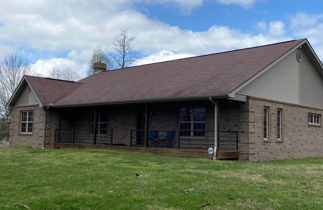 Wet Feet Retreat is a family friendly home near Burnside Island State Park.