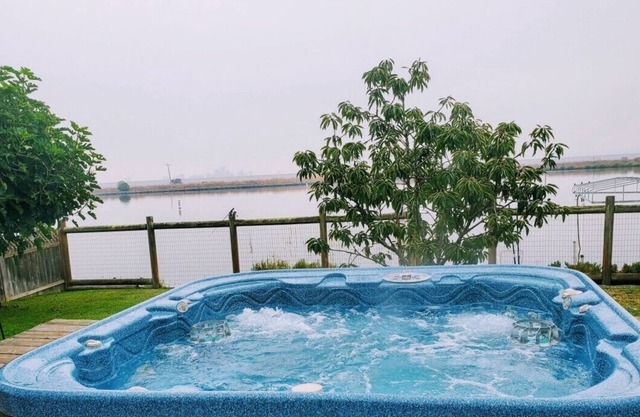 Wetlands Getaway with Waterway Access