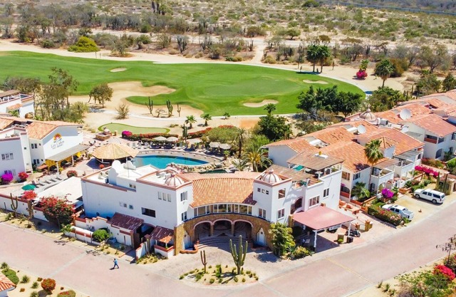 WFH in Style * Resort King Villa + Outdoor Space