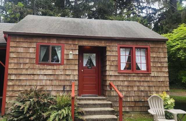 Whale Tail- 2 bed cottage