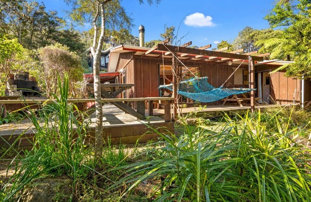 Whare Parauri - Tata Beach Holiday Home