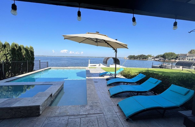 What A View!! Open Water View with Private Pool & Spa. Breathtaking Sunrise!!
