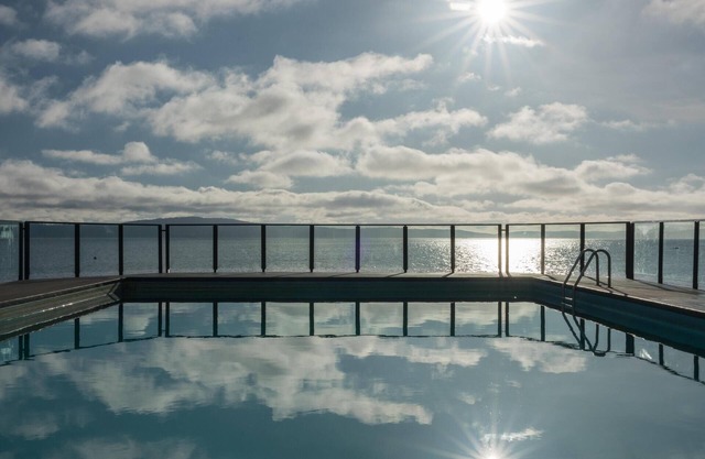 Wunderschöne Westküste inspiriert Oceanfront Condo