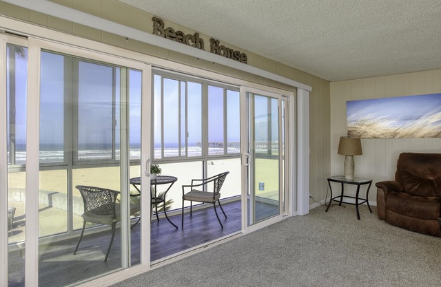 Atemberaubender Meerblick von jedem Fenster! Deluxe Condo am Strand