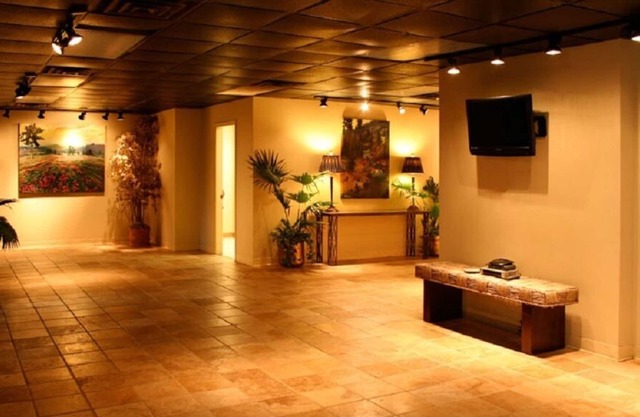 WHERE TRAVELING NURSES , BUSINESS PROFESSIONALS, & MILITARY CALL HOME 201