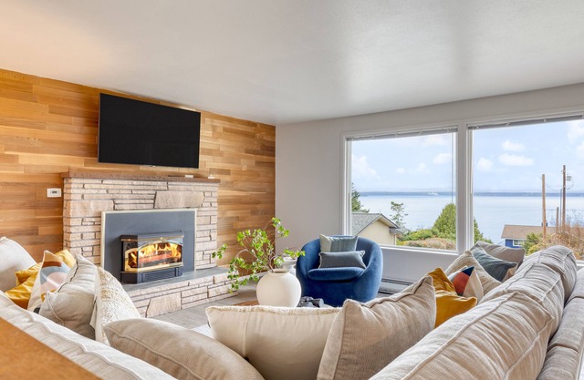 Whidbey Bliss by AvantStay | 2min to Beach + View