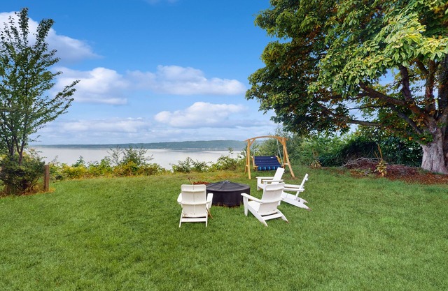 Whimsical 1940s waterview gem with sweeping sea views, wildlife, & near town