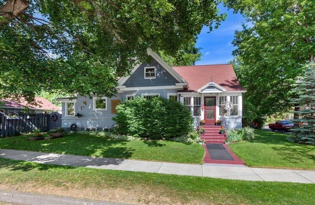 Whimsical Coeur d'Alene Escape, Walk to Beach!