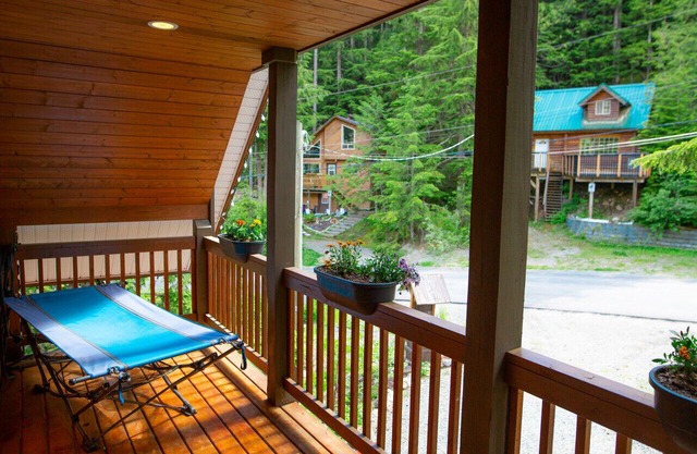 Whisky Jack | 4 Bedroom Cabin w/ Outdoor Firepit