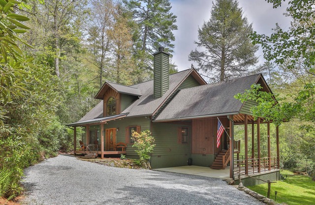 Whisper Creek of Sapphire Valley