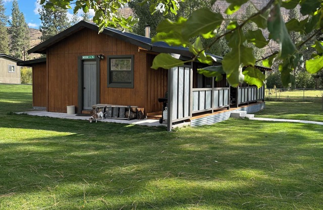 Whispering Moose Cozy Cabin auf Pristine Lolo Creek Road
