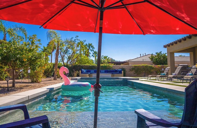4BR Living w/ Pool, FirePit, Putting Green