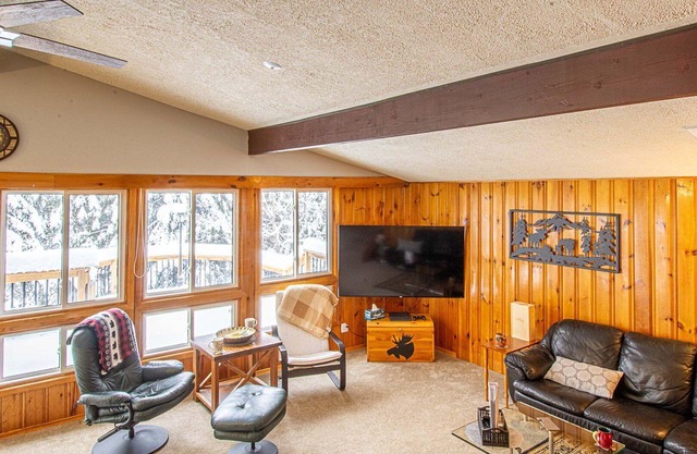 Whispering Pines-Unlimited Wi-Fi, Gym Equipment, Pet-friendly