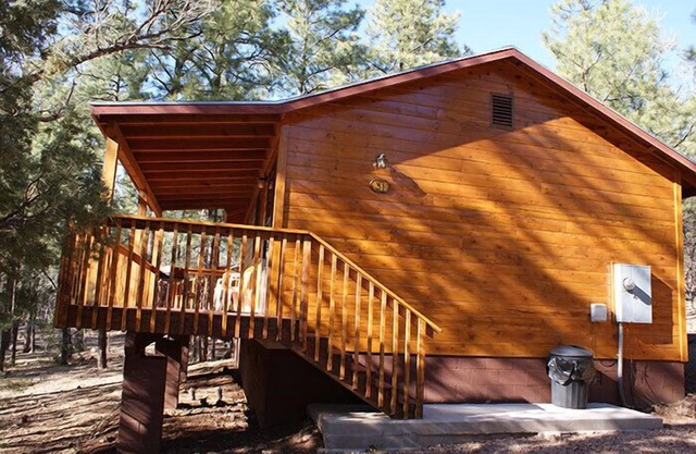 Whispering Pines - Cabin 31 (Spa Tub)