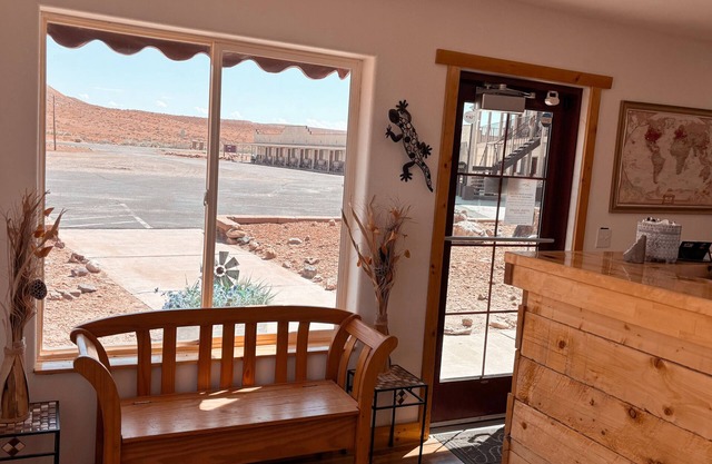 Whispering Sands Motel