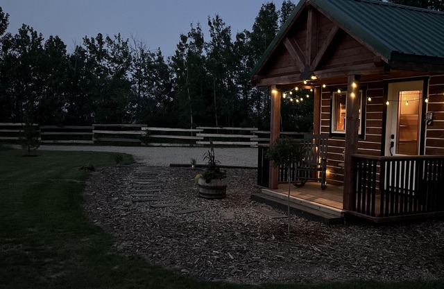 Whispering Winds Cabin - cozy double loft cabin