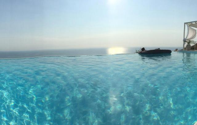 White Club Residence
