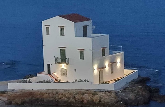 White Cottage Luxury